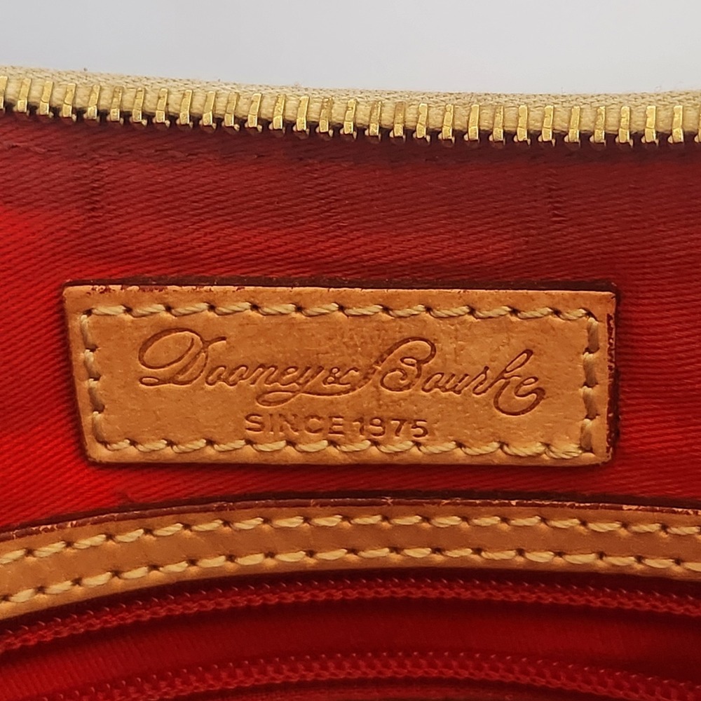 Dooney & Bourke 2016 Disney Parks 1/2 Marathon Weekend Crossbody Bag Purse Tote - Picture 11 of 16